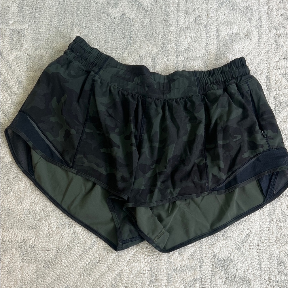 Lululemon 2.5in low rise Black and Green Camouflage Shorts size 10